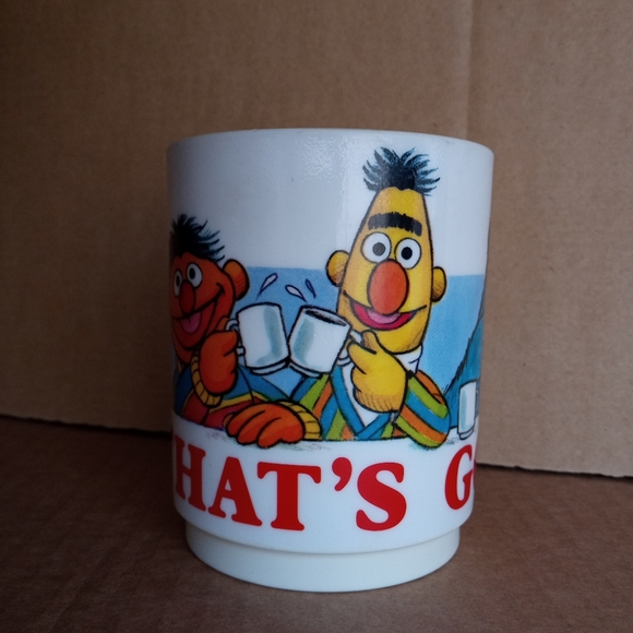 3 Vtg Child's Drink Cups - Picture 8 of 11